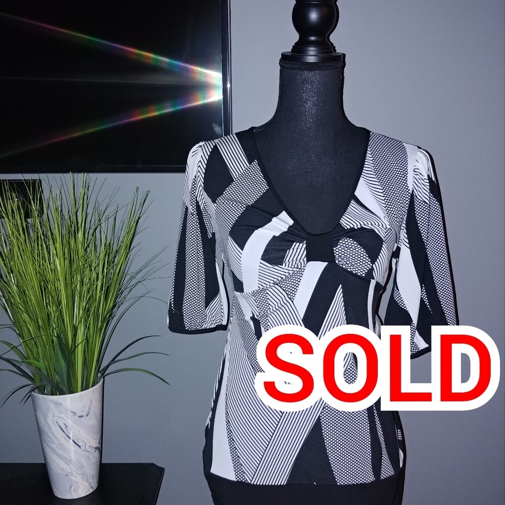 Black and White Blouse: SIZE/ MED/LG